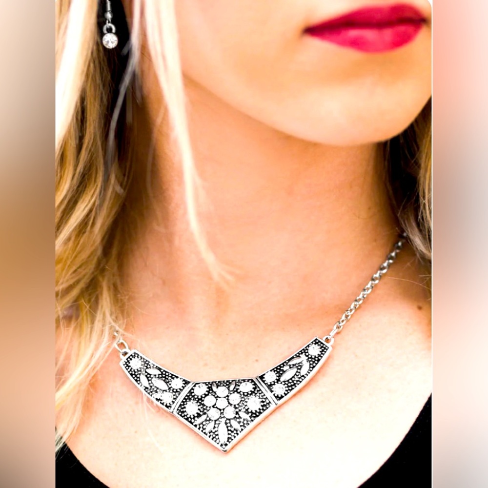 NWT Born To Shimmer - White silver & rhinestone necklace & earring set